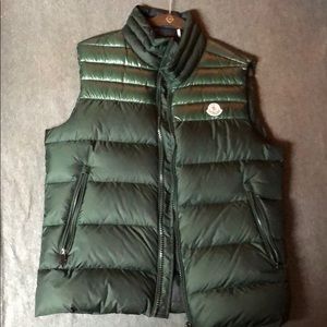 Men’s Moncler puffer vest green size 3